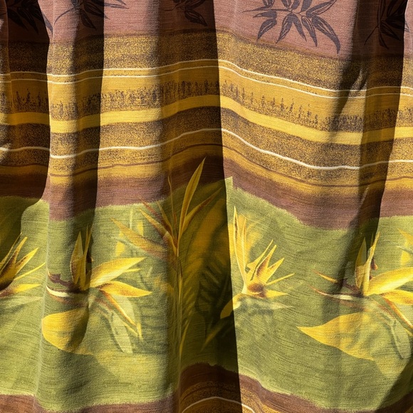 Tommy Bahama Hawaiian Print Button Up Silk Shirt Size Medium - Picture 4 of 8